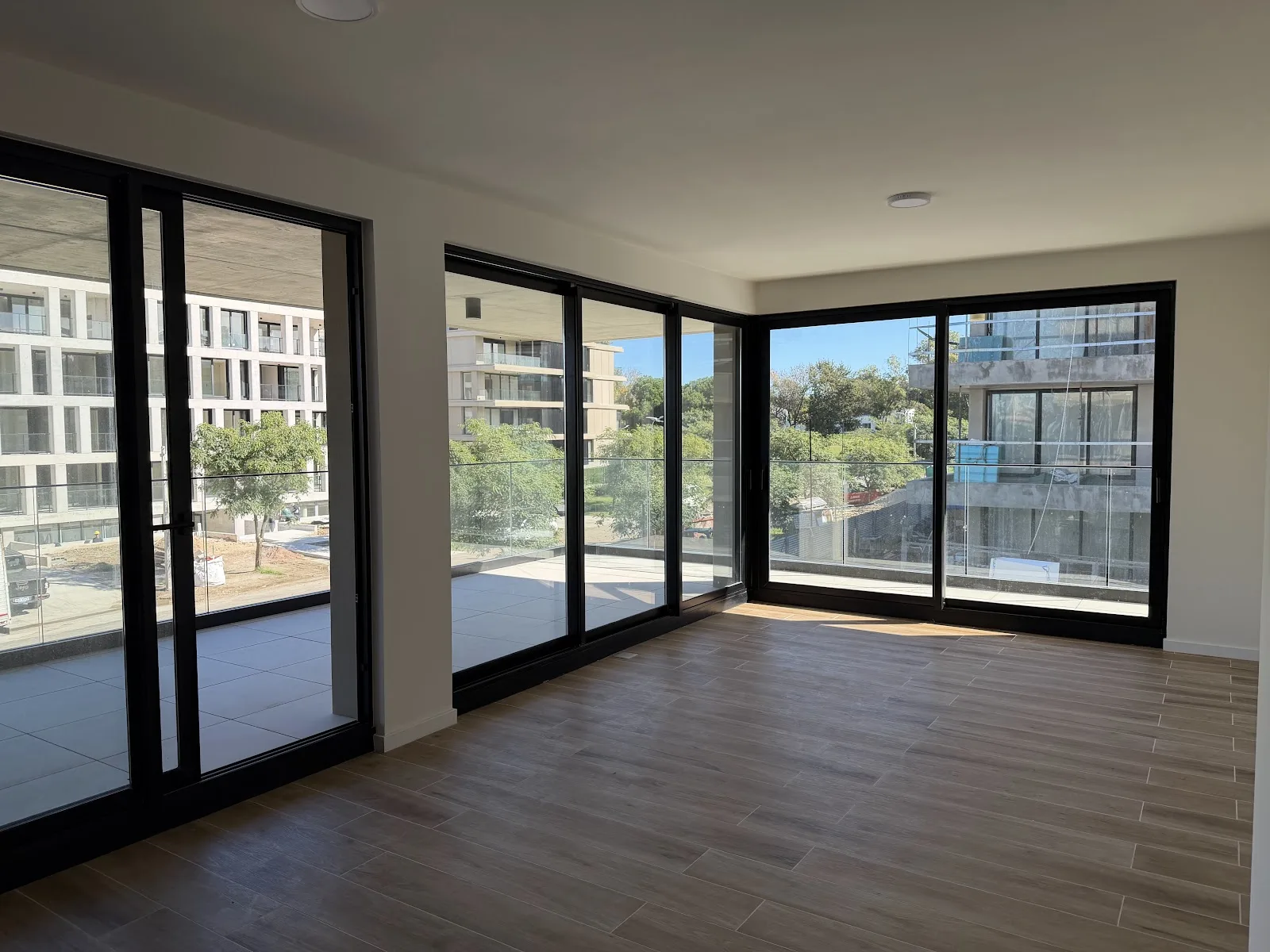 Alquiler - Apartamento con Garaje - Barrio Parques entre San Nicolás y Los Olivos - 2 Dormitorios (8)