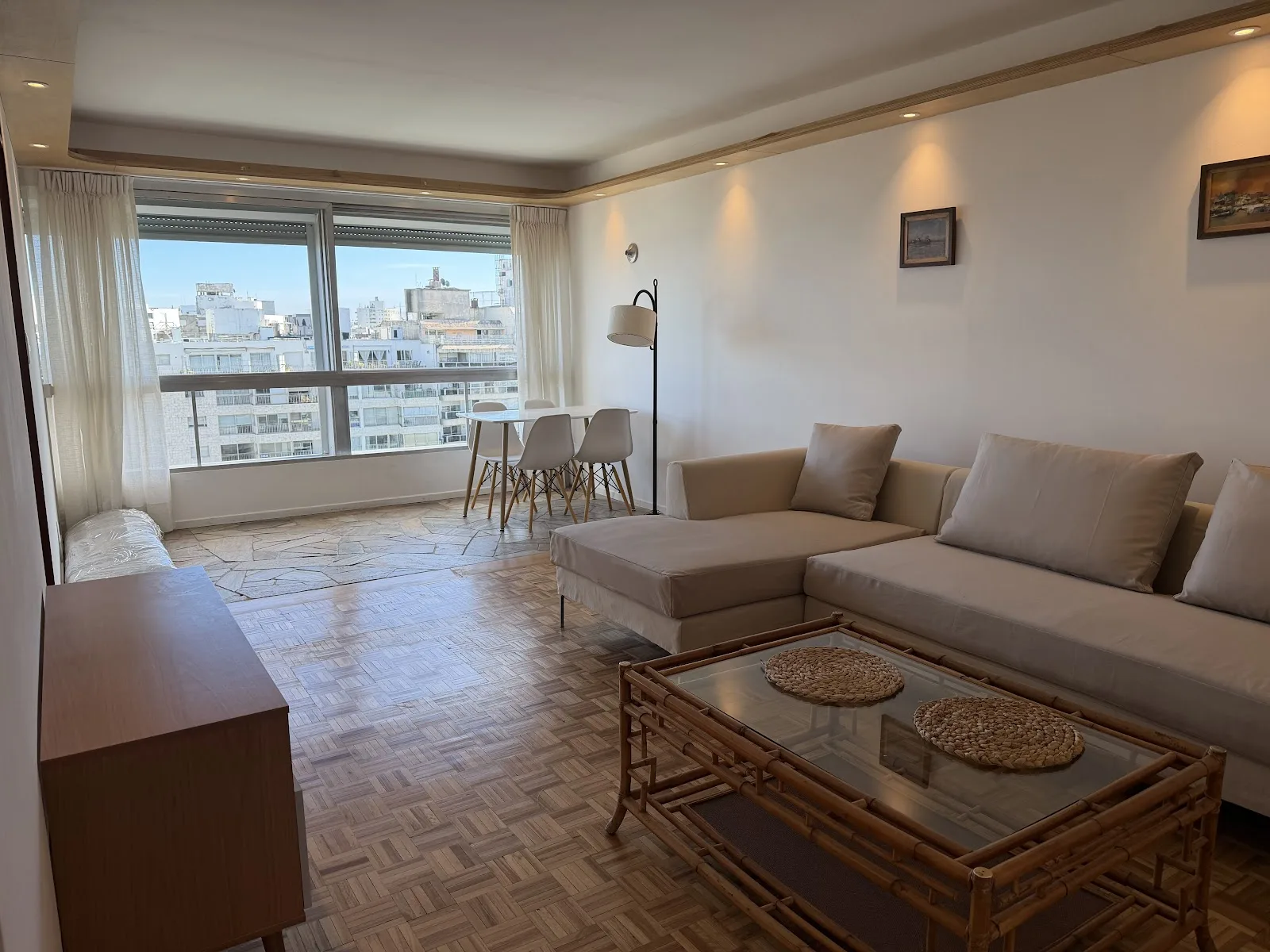 Alquiler - Apartamento con Muebles y Garaje - Puerto del Buceo - 2 Dormitorios (3)