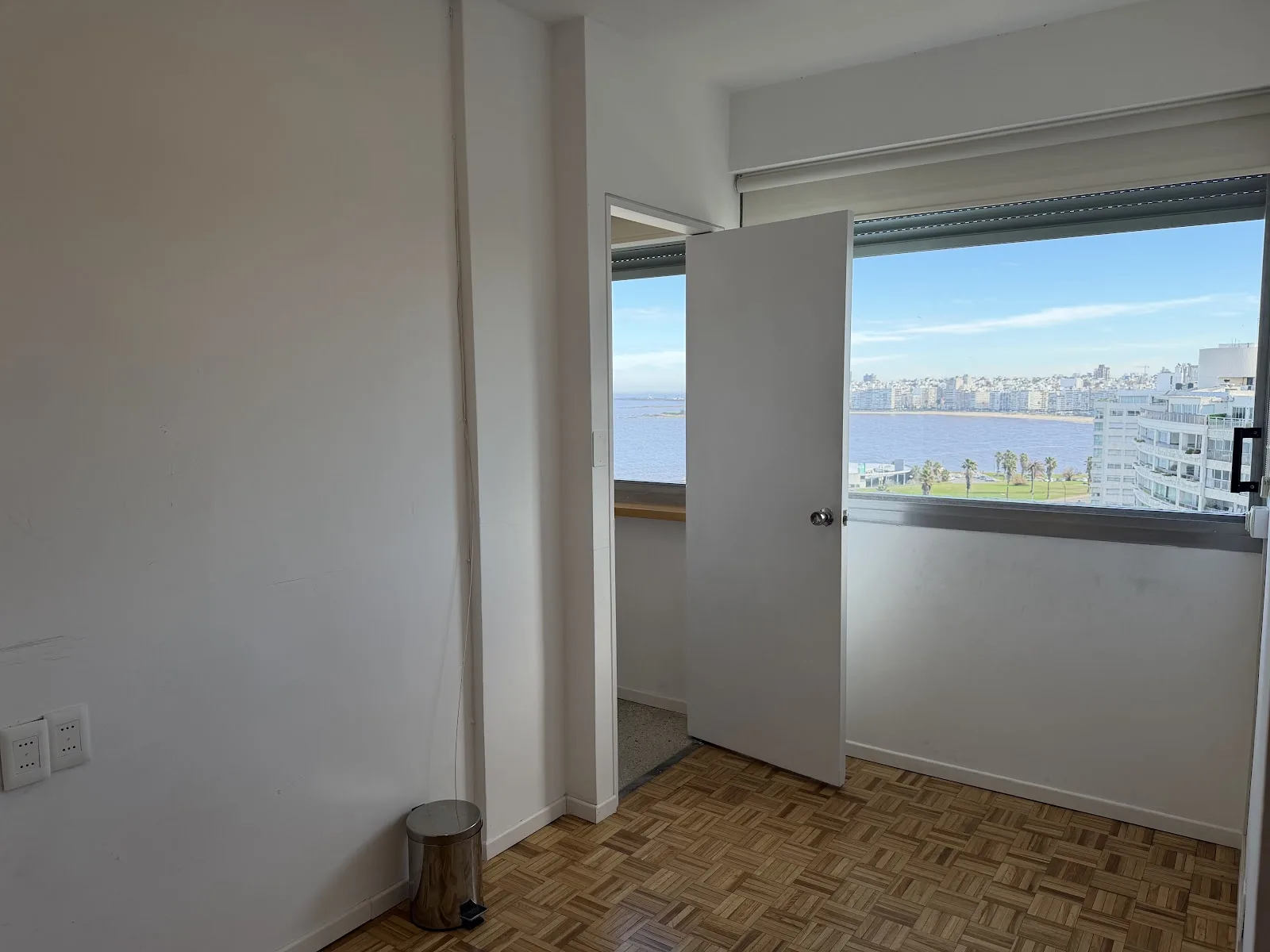 Alquiler - Apartamento con Muebles y Garaje - Puerto del Buceo - 2 Dormitorios (25)