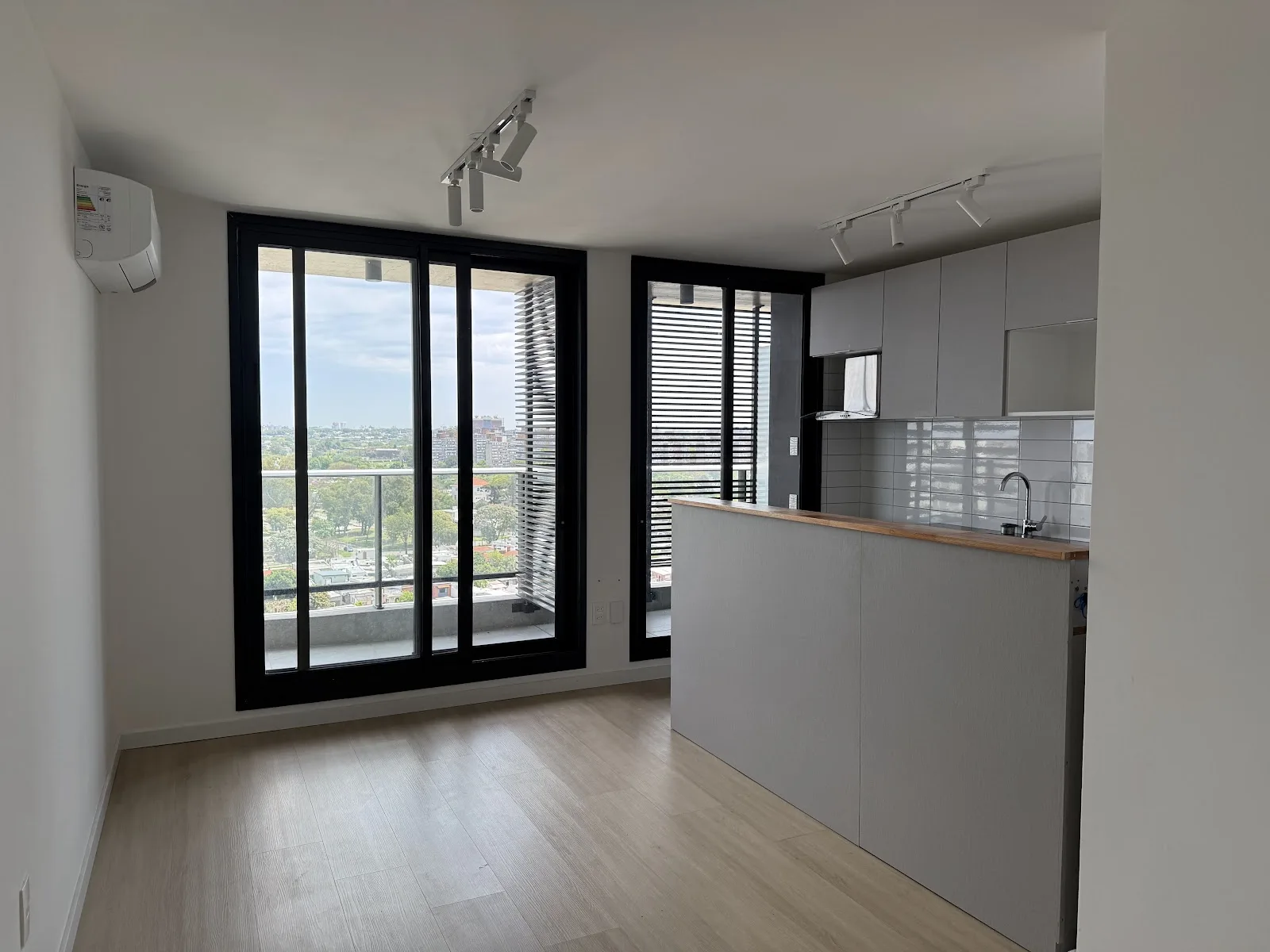 Alquiler - Apartamento con Garaje - Malvín - 1 Dormitorio (2)