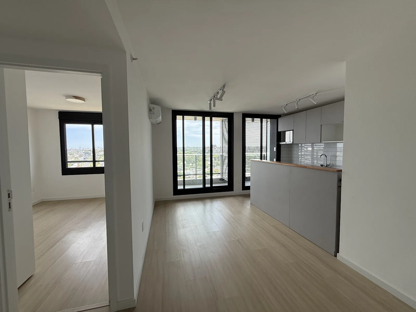 Alquiler - Apartamento con Garaje - Malvín - 1 Dormitorio (3)