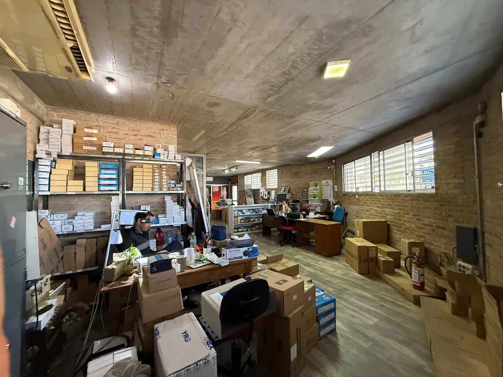 Alquiler - Local - Depósito - Oficina - La Comercial (8)